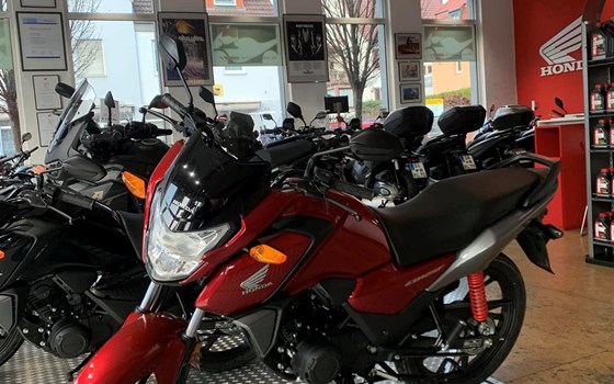 Honda CB125F in rot und schwarz verfügbar   - Bild 1