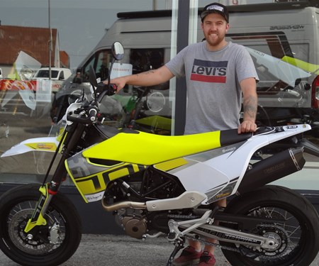 Eine Husqvarna 701 Schönheit geht auf Reisen!! Eine Husqvarna 701 Schönheit geht auf Reisen!!