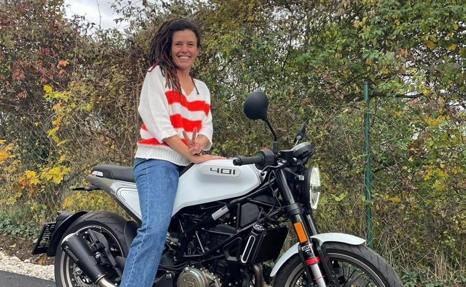 Motorradfahren hebt Grenzen auf. Mensch und Maschine, Natur und Technik, alles wird eins.   Bild 1: Motorradfahren hebt Grenzen auf. Mensch und Maschine, Natur und Technik, alles wird eins.