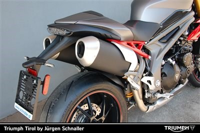 Triumph Speed Triple R - Bild 6