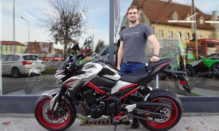  Manchmal braucht es eine ganze Tankfüllung, um klar denken zu können.   