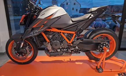 KTM 1290 SUPER DUKE R EVO Carbon Edition