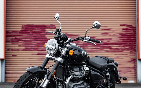 Royal Enfield Super Meteor 650  - Bild 10