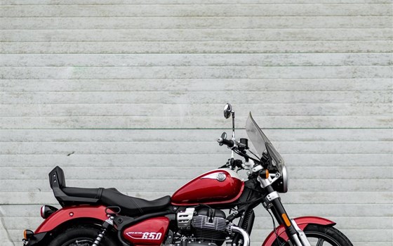 Royal Enfield Super Meteor 650  - Bild 12