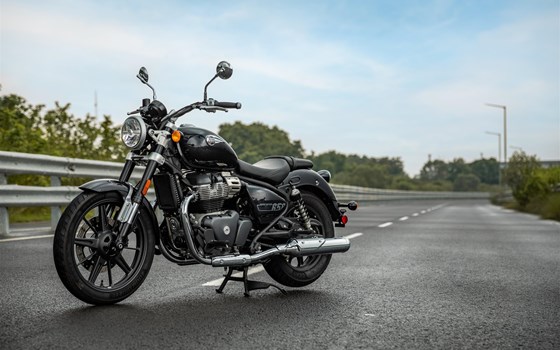 Royal Enfield Super Meteor 650  - Bild 2