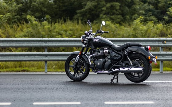 Royal Enfield Super Meteor 650  - Bild 6