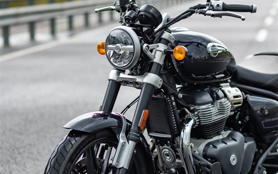 Royal Enfield Super Meteor 650  - Bild 7