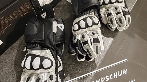 Honda Semmler - neue Revit Handschuhe