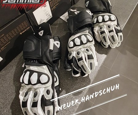 Honda Semmler - neue Revit Handschuhe