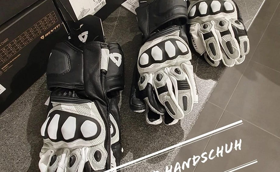 Honda Semmler - neue Revit Handschuhe Bild 1: Honda Semmler - neue Revit Handschuhe