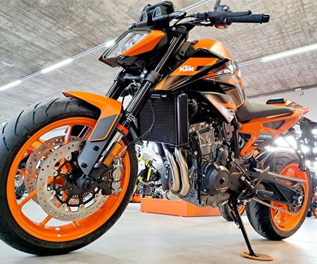 ... die neue 890 DUKE GP...