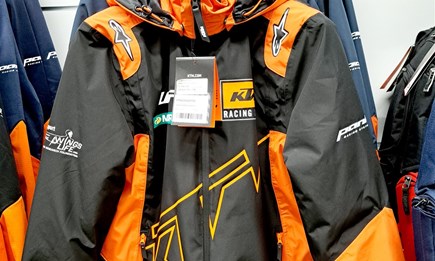 ... KTM POWERWEAR...