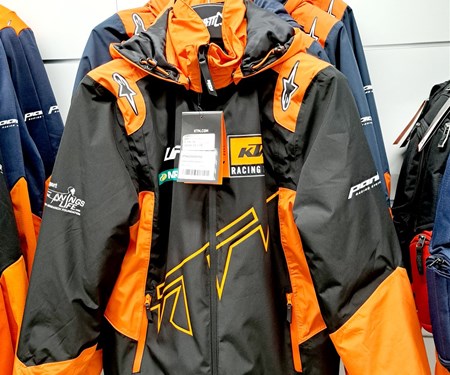 ... KTM POWERWEAR...