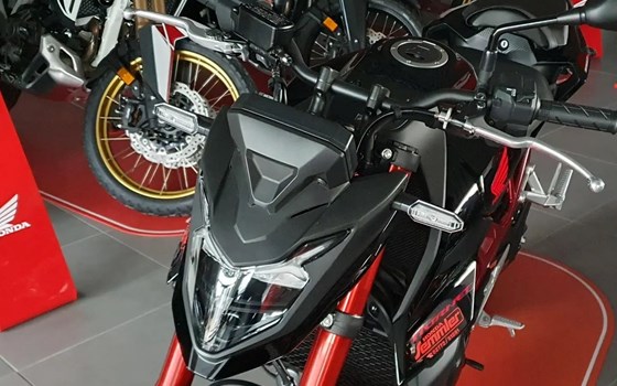 Honda Semmler - Infos zur Honda Hornet vor Ort - Bild 1