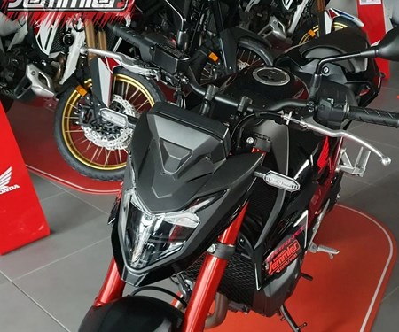 Honda Semmler - Infos zur Honda Hornet vor Ort