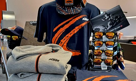 ... noch mehr coole T-Shirts und Hoodies ...