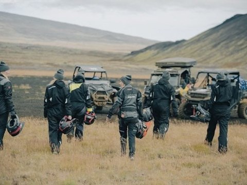 BEKLEIDUNG FÜR DEIN NÄCHSTES OFFROAD-ABENTEUER