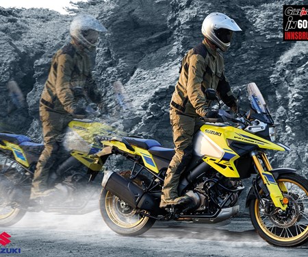 Die neue V-Strom 1050DE beim Frühstück in Innsbruck