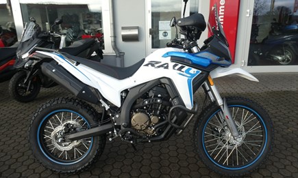 Voge 300 Rally eingetroffen !