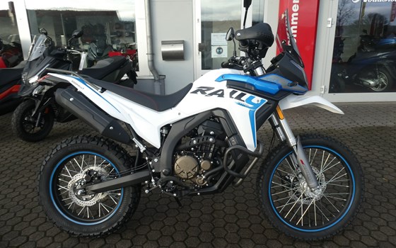 Voge 300 Rally eingetroffen ! - Bild 1