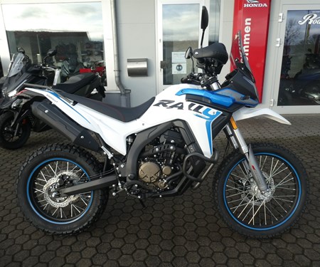 Voge 300 Rally eingetroffen !