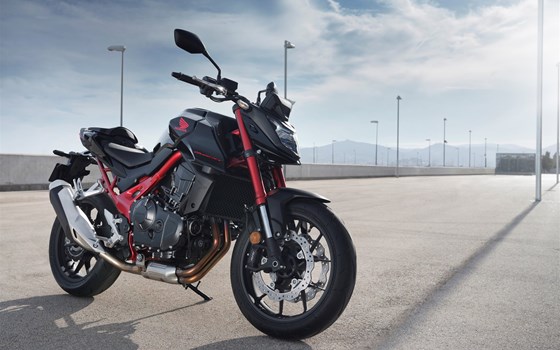 EINGETROFFEN! Die neue HONDA Hornet CB750 - Bild 3