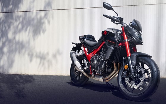 EINGETROFFEN! Die neue HONDA Hornet CB750 - Bild 1