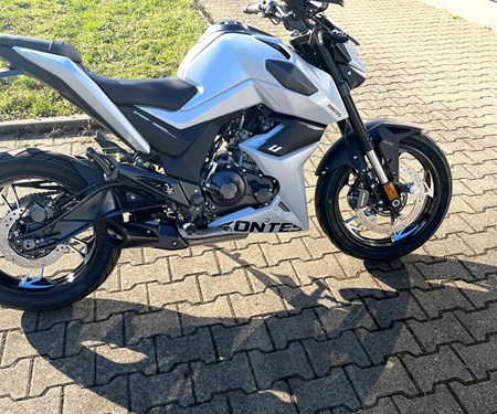15 PS Zontes 125 U Neufahrzeug in Mattsilber 