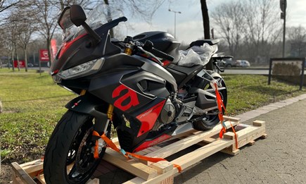 Wir präsentieren: Race Black