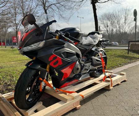 Wir präsentieren: Race Black