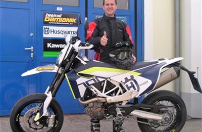 Husqvarna 701 Supermoto - roll out in Bezirk Neunkirchen !