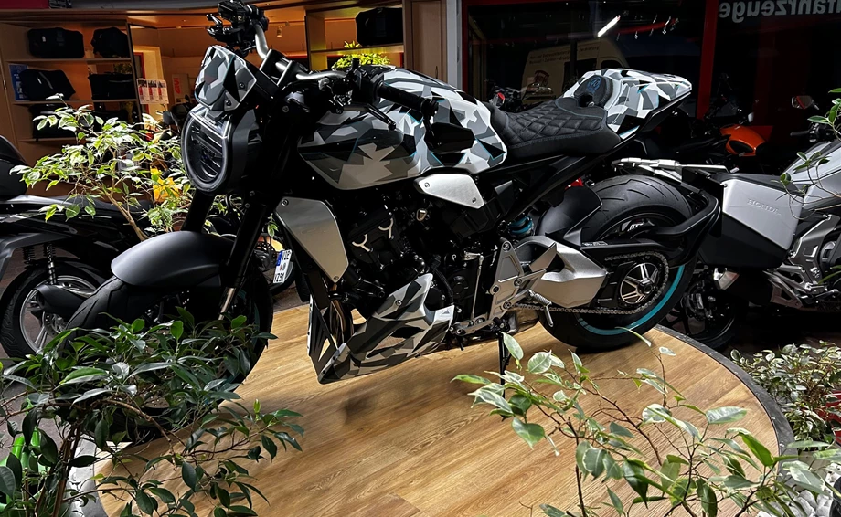 CB1000R Jubiläumsmodellumbau Bild 1: CB1000R Jubiläumsmodellumbau