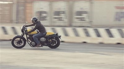 Custom BIke XV 950 Racer in Aktion  Custom BIke XV 950 Racer in Aktion