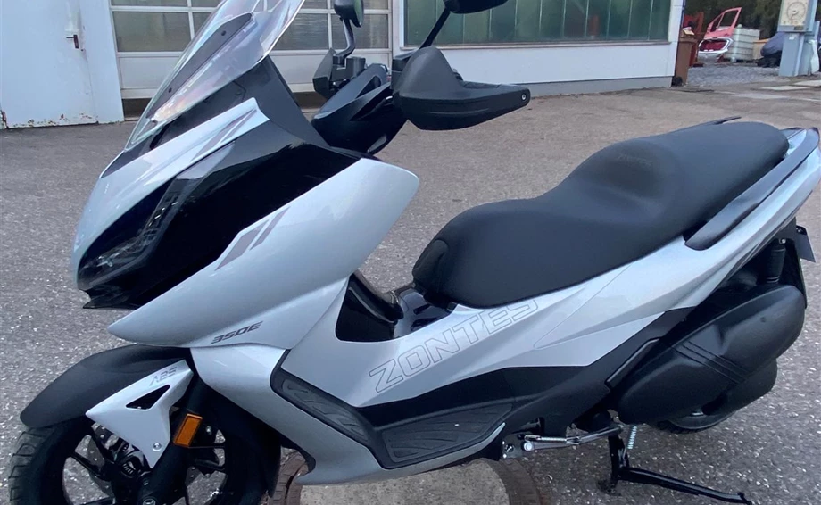 Der tolle 350er Maxi Scooter von Zontes 350E  Bild 1: Der tolle 350er Maxi Scooter von Zontes 350E