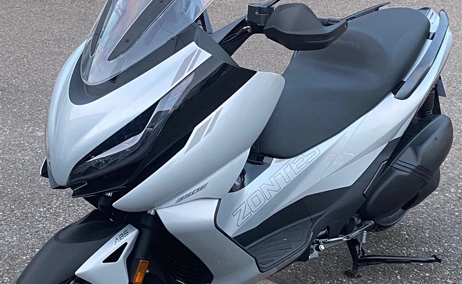 Der tolle 350er Maxi Scooter von Zontes 350E  Bild 3: Der tolle 350er Maxi Scooter von Zontes 350E