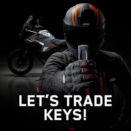 Let´s Trade Keys ! Für KTM 1290 Super Duke / Adventure Modelle LET'S TRADE KEYS Bonus (im Wert von 2.000 €) zusätzlich auf den Eintauschpreis deines gebrauchten Motorrads. Weiter >>
