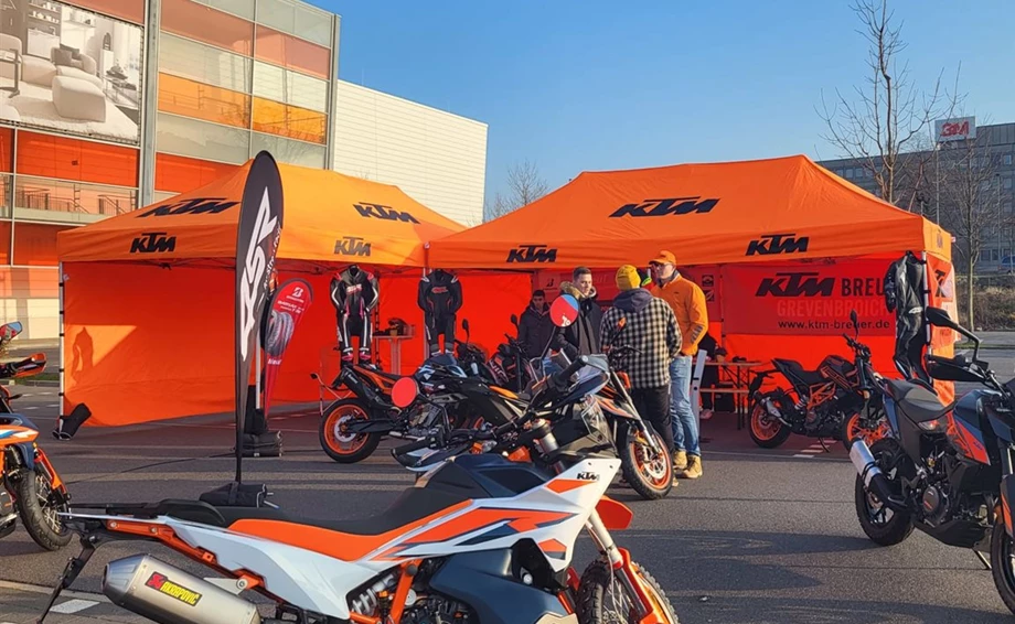 "KTM Breuer on Tour" bei Möbel Höffner  Bild 1: "KTM Breuer on Tour" bei Möbel Höffner