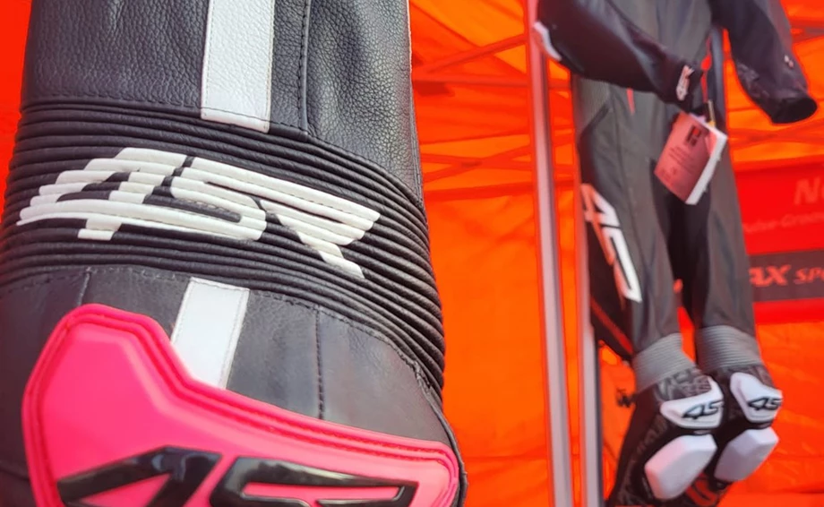 "KTM Breuer on Tour" bei Möbel Höffner  Bild 4: "KTM Breuer on Tour" bei Möbel Höffner