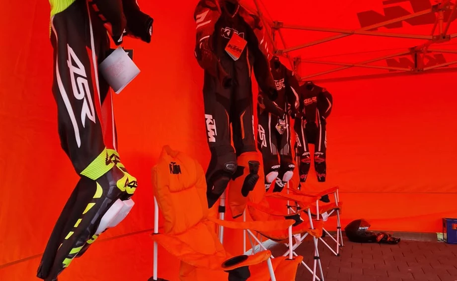 "KTM Breuer on Tour" bei Möbel Höffner  Bild 6: "KTM Breuer on Tour" bei Möbel Höffner