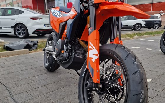 "KTM Breuer on Tour" bei Möbel Höffner  - Bild 7