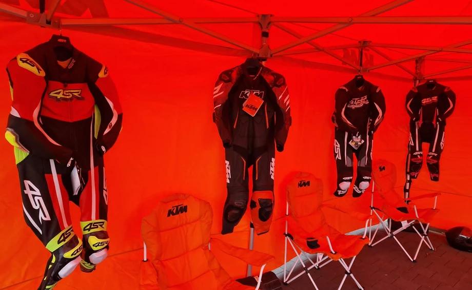 "KTM Breuer on Tour" bei Möbel Höffner  Bild 8: "KTM Breuer on Tour" bei Möbel Höffner