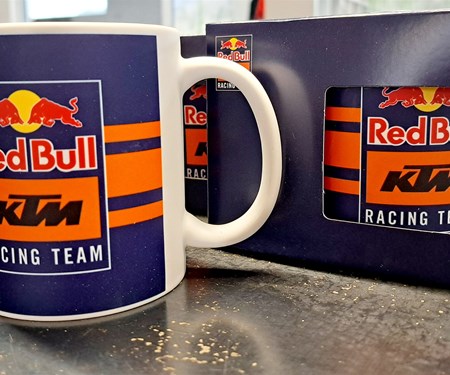 ... jede Menge KTM Accessoires und PowerWear…..