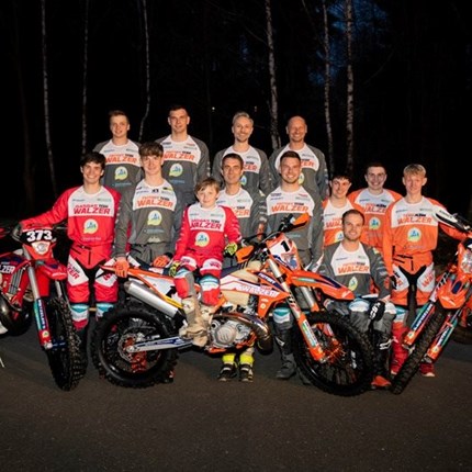Das FACTORY TEAM WALZER und KTM GASGAS TEAM WALZER ist >> ready to race! 


Das FACTORY TEAM WALZER und KTM GASGAS TEAM WALZER ist >> ready to race!
Mit Blick auf den Enduro ÖM Auftakt „Stang the ... Weiter >>