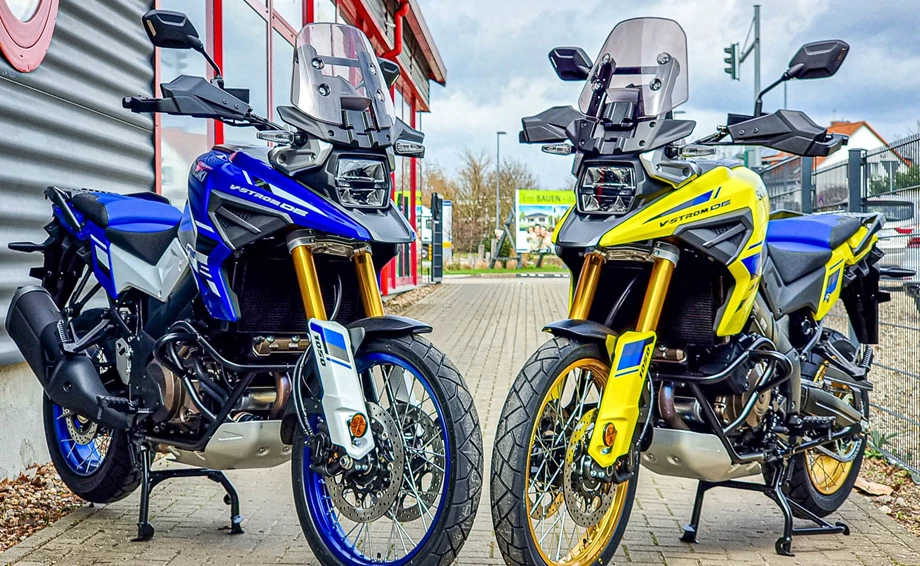 Die ersten V-Strom 1050DE sind eingetroffen! Bild 1: Die ersten V-Strom 1050DE sind eingetroffen!