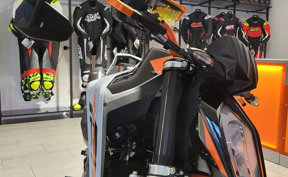 KTM Breuer goes Carbon Vol. 2 Bild 8: KTM Breuer goes Carbon Vol. 2