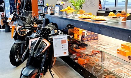 ... ORANGE/EXPLORER DAY...