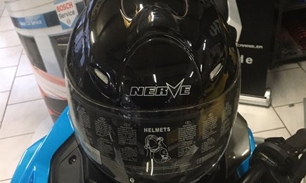 Helm Aktion zum Fahrzeug kauf