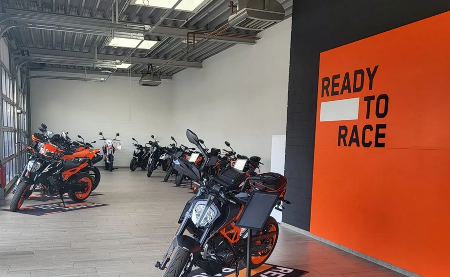 Die Fahrzeugübergabe - Ein besonderer Moment!  Bild 1: Die Fahrzeugübergabe - Ein besonderer Moment!