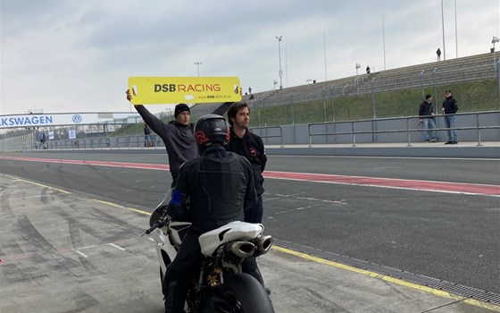 Endlich wieder im Kreis fahren - Bild 8