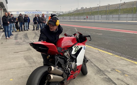 Endlich wieder im Kreis fahren - Bild 4